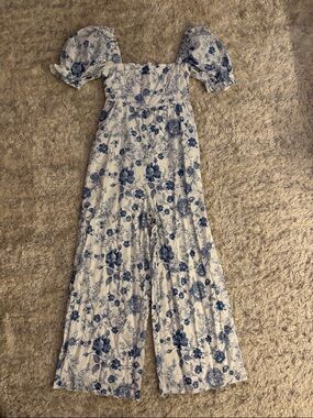 Blue & White Floral Puff-Sleeve Jumpsuit